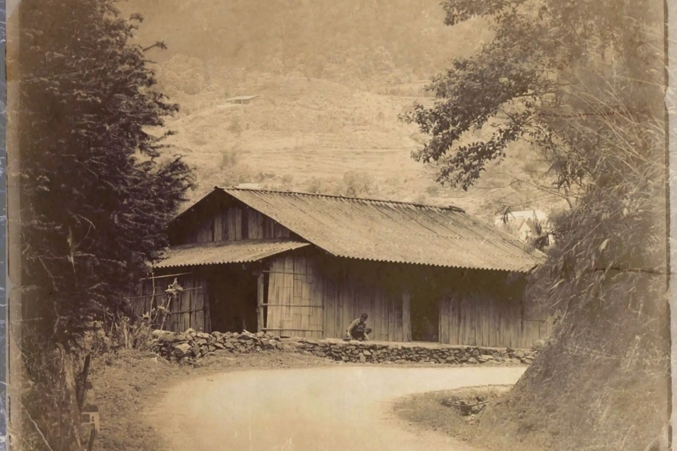 Ai Giữ Nhà Cho Người Đã Chết?