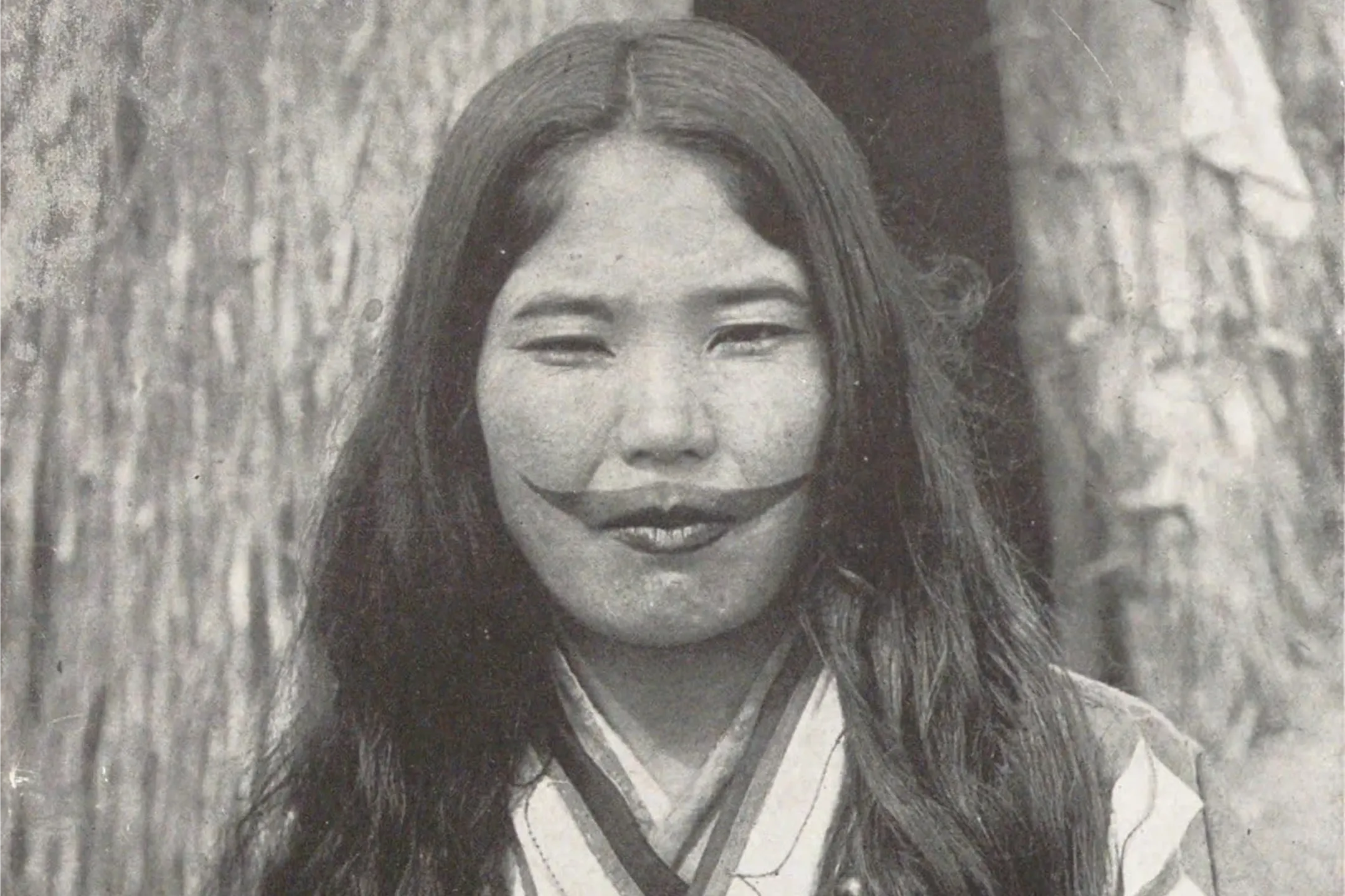Người Ainu và truyền thống xăm miệng