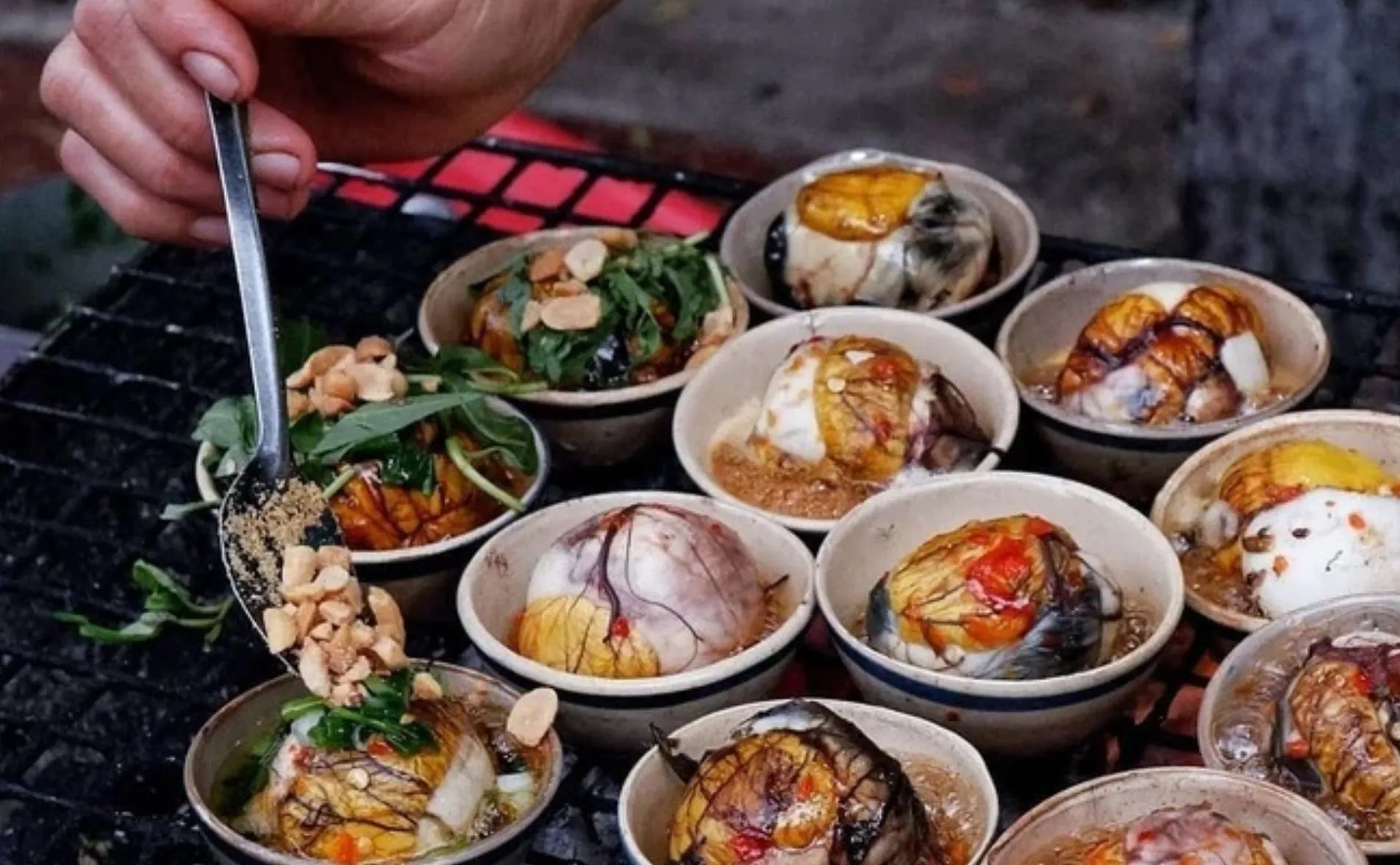 Trứng vịt lộn